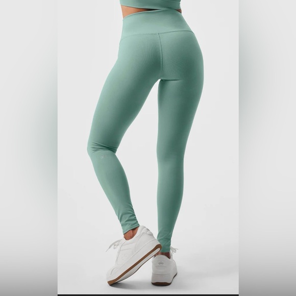 ALO Yoga Pants - Alo Yoga Airbrush 7/8 High-Waist Leggings Botanical Green Size Medium NWOT